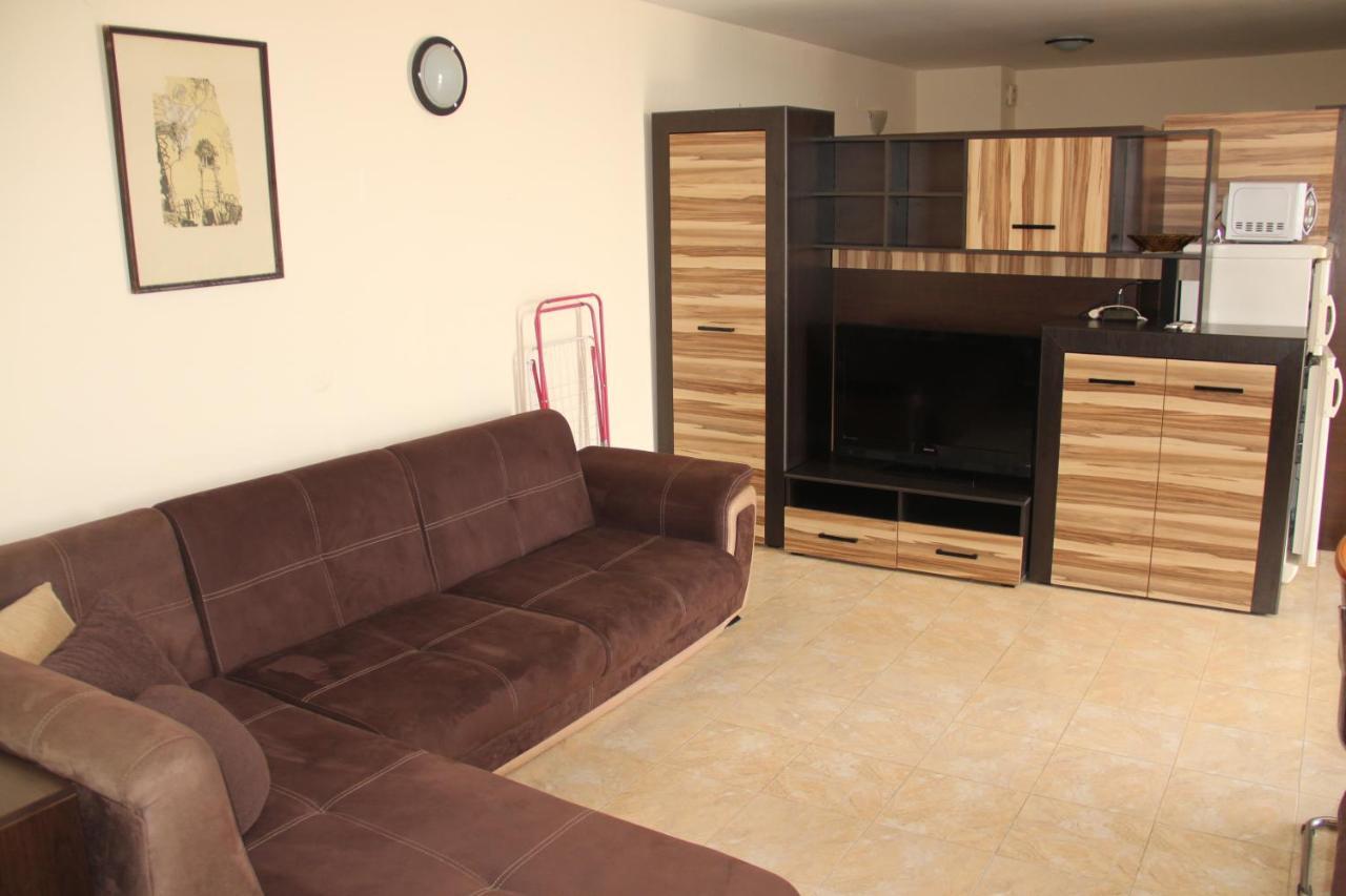 Ivtour Apartments In Yalta Complex Aranyhomok Kültér fotó