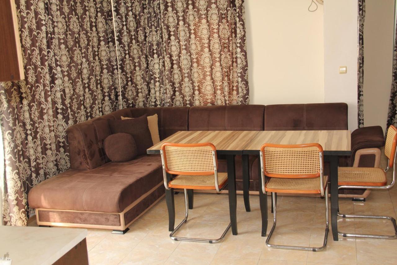 Ivtour Apartments In Yalta Complex Aranyhomok Kültér fotó