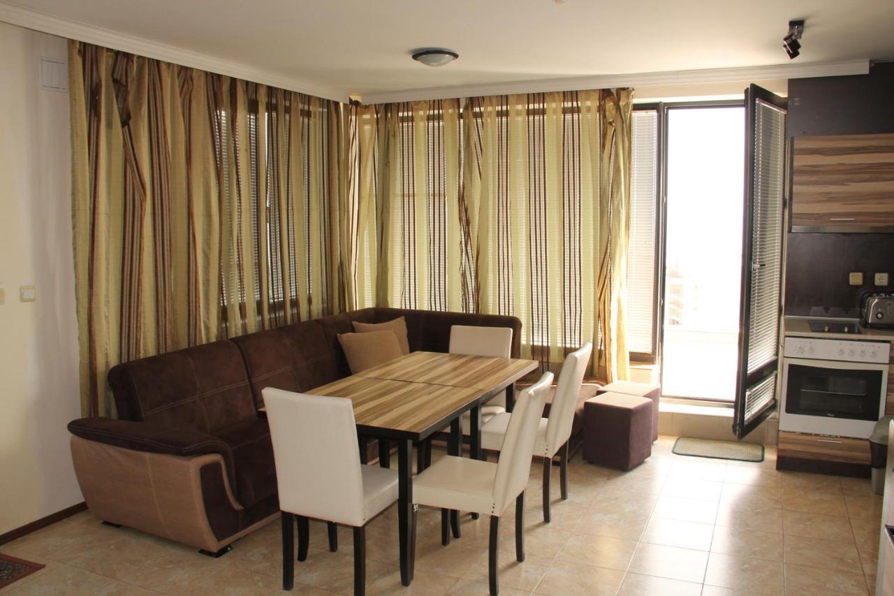 Ivtour Apartments In Yalta Complex Aranyhomok Kültér fotó
